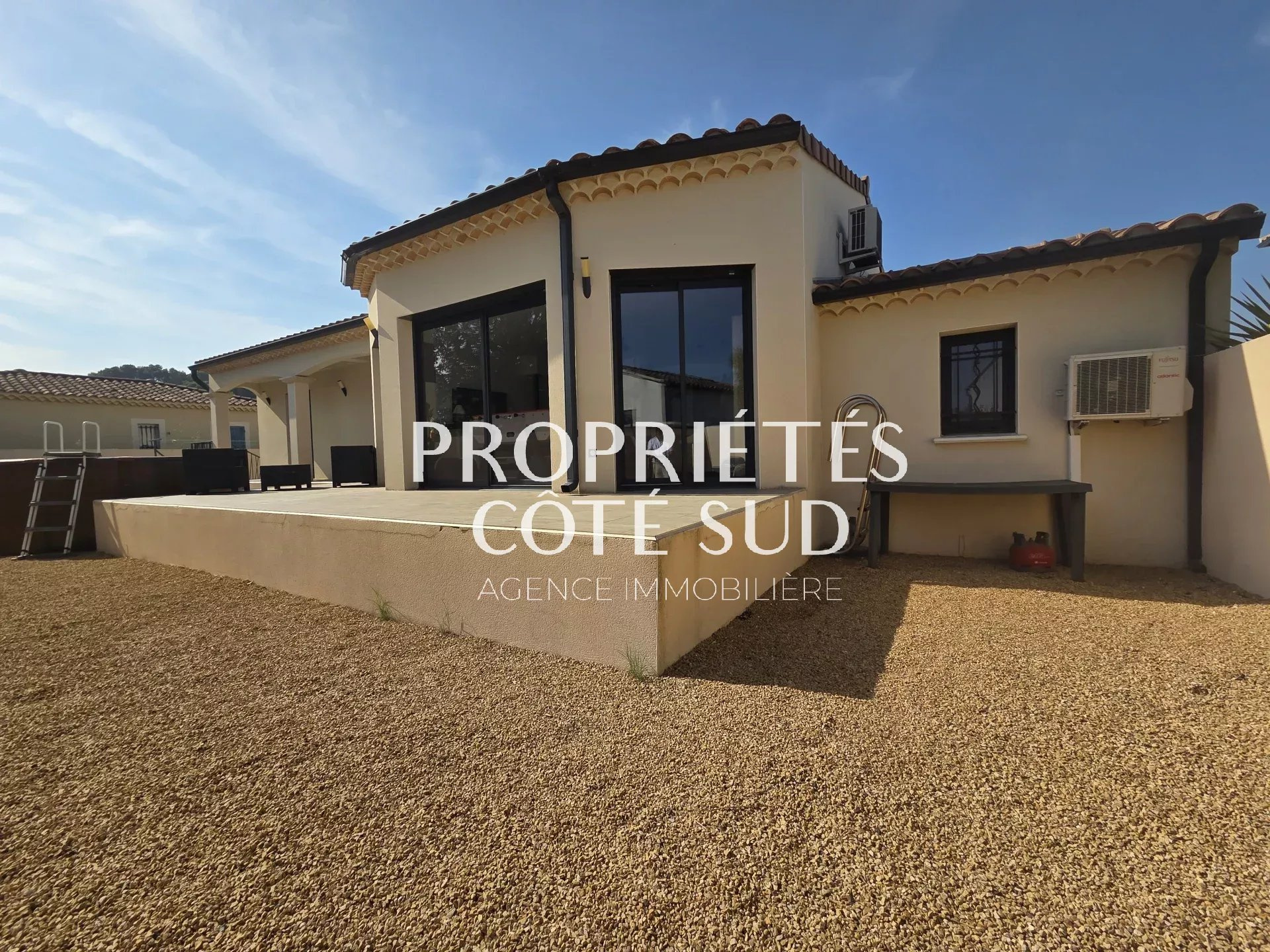Maison à vendre à Laudun l ardoise, 91 m², 4 pièces – photo 1 sur 15