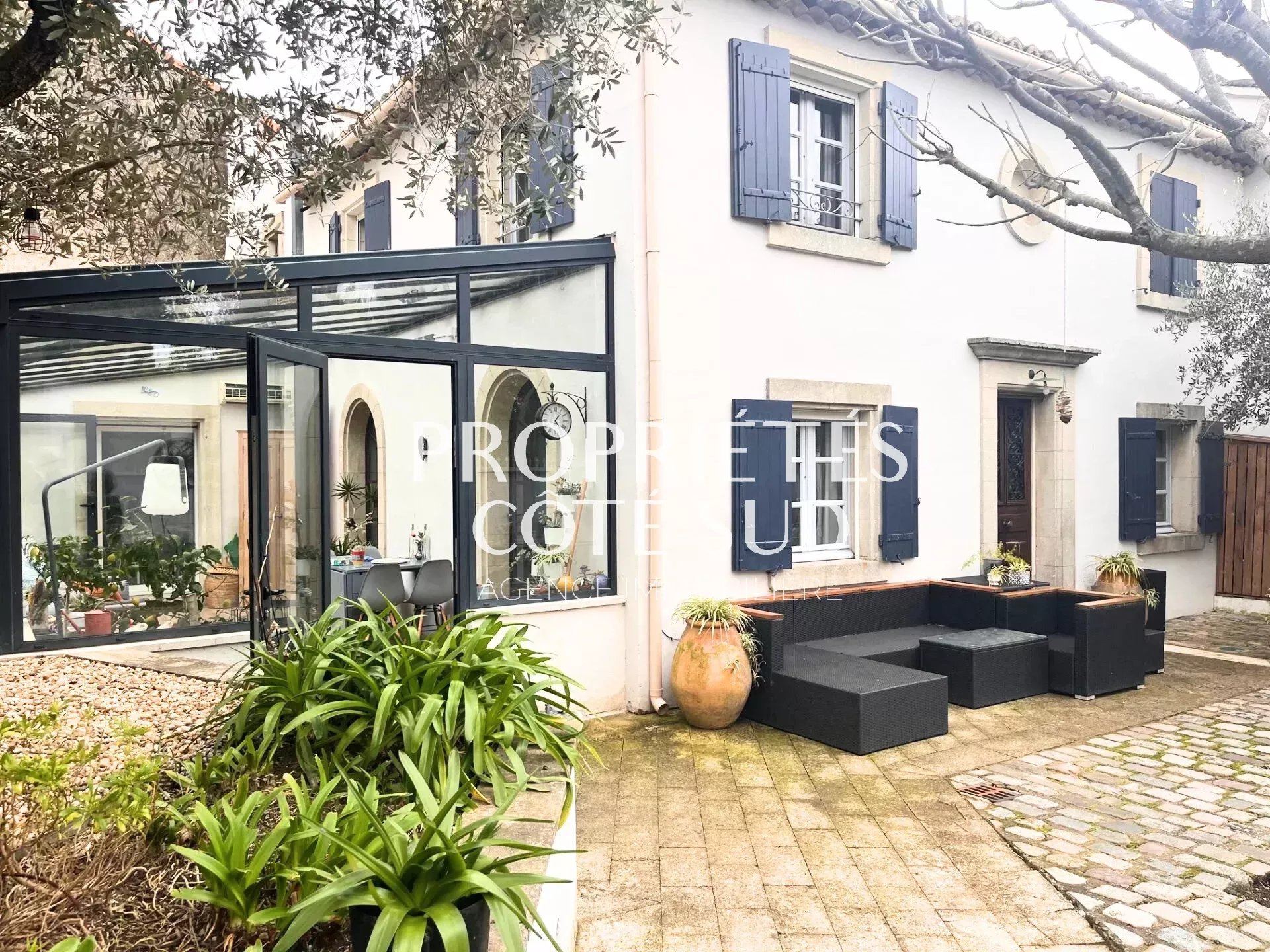 Maison à vendre à Pujaut, 246 m², 7 pièces – photo 2 sur 17