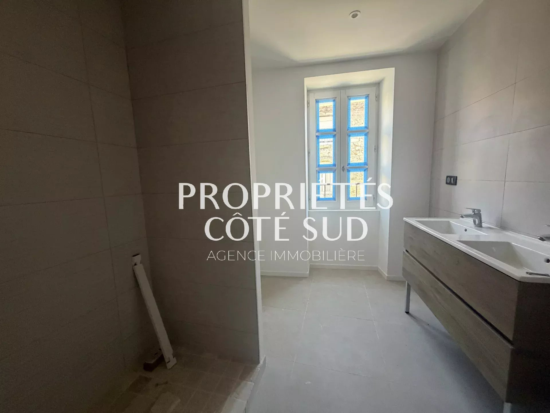 Maison à louer à Roquemaure, 85 m², 4 pièces – photo 3 sur 8