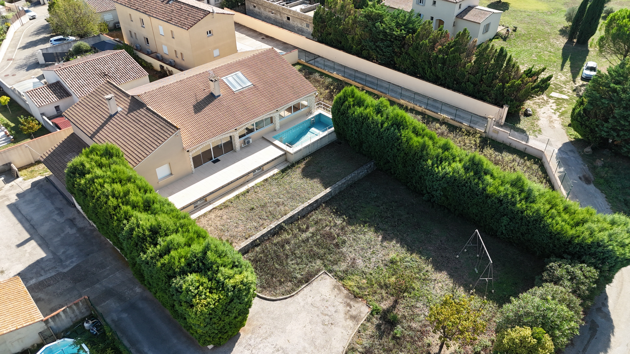 Maison à vendre à Laudun l ardoise, 214 m², 8 pièces – photo 2 sur 18