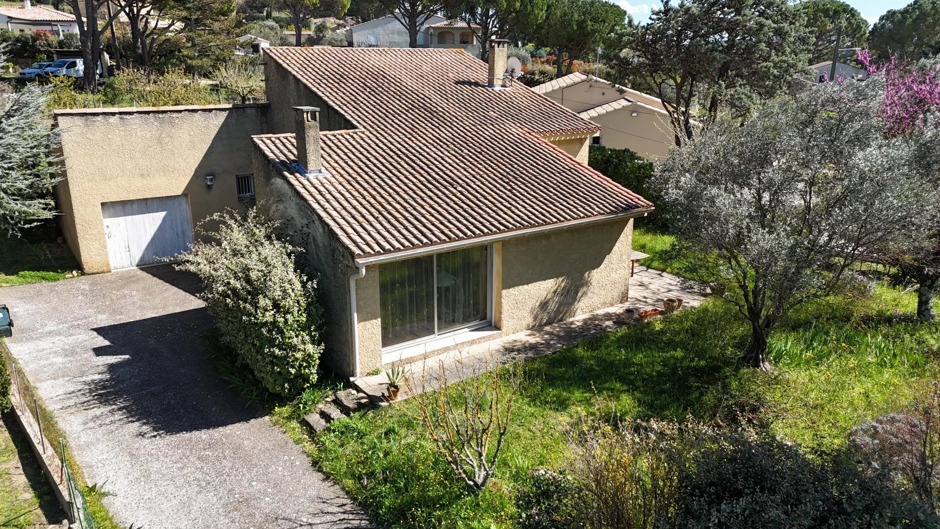 Appartement à vendre à Pujaut, 123 m², 5 pièces – photo 1 sur 10