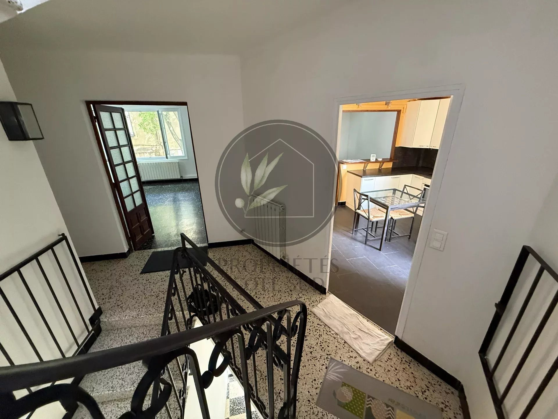 Maison à vendre à Laudun l ardoise, 157 m², 6 pièces – photo 3 sur 8