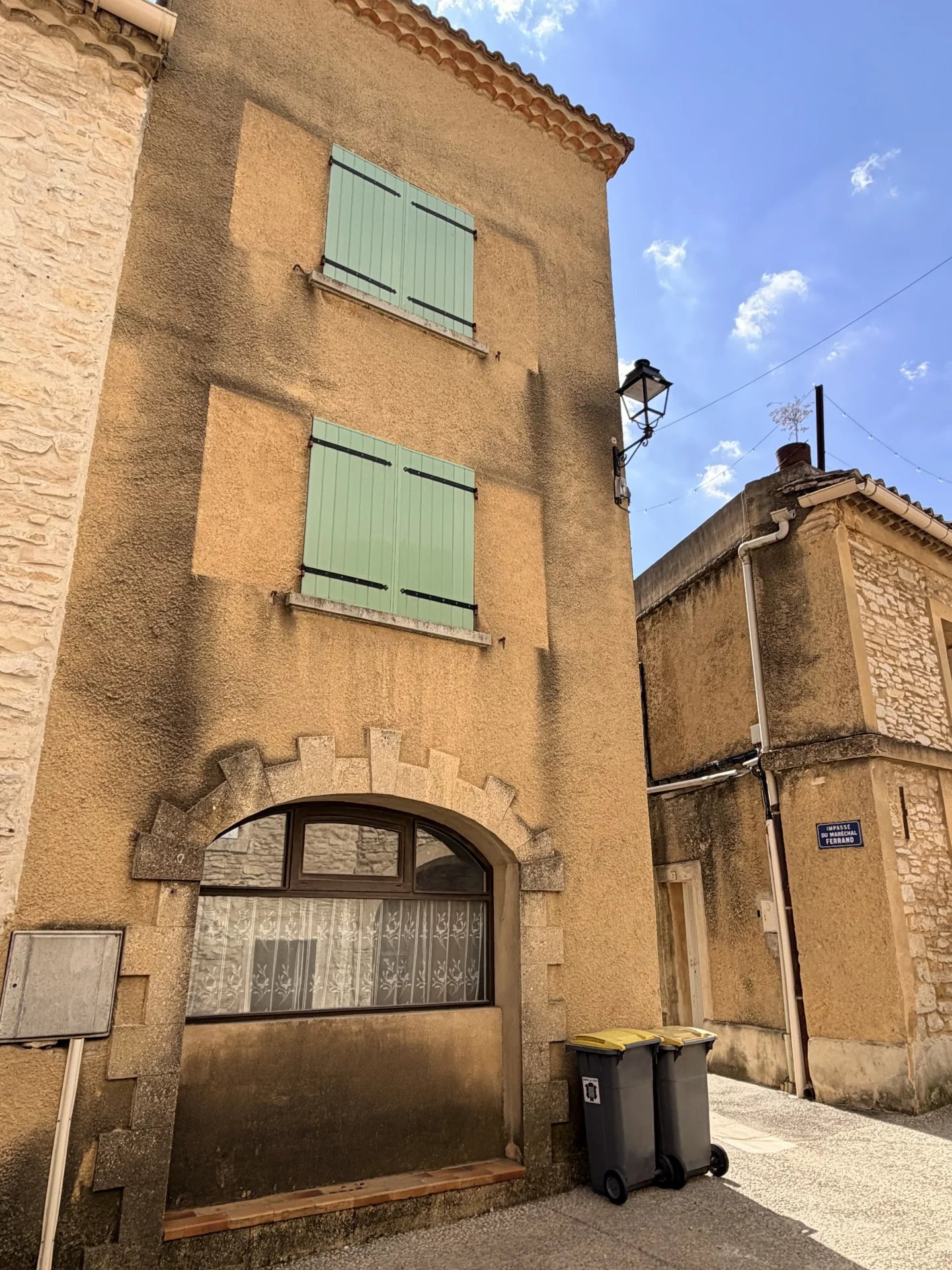Maison à vendre à Lirac, 90 m², 5 pièces – photo 1 sur 9