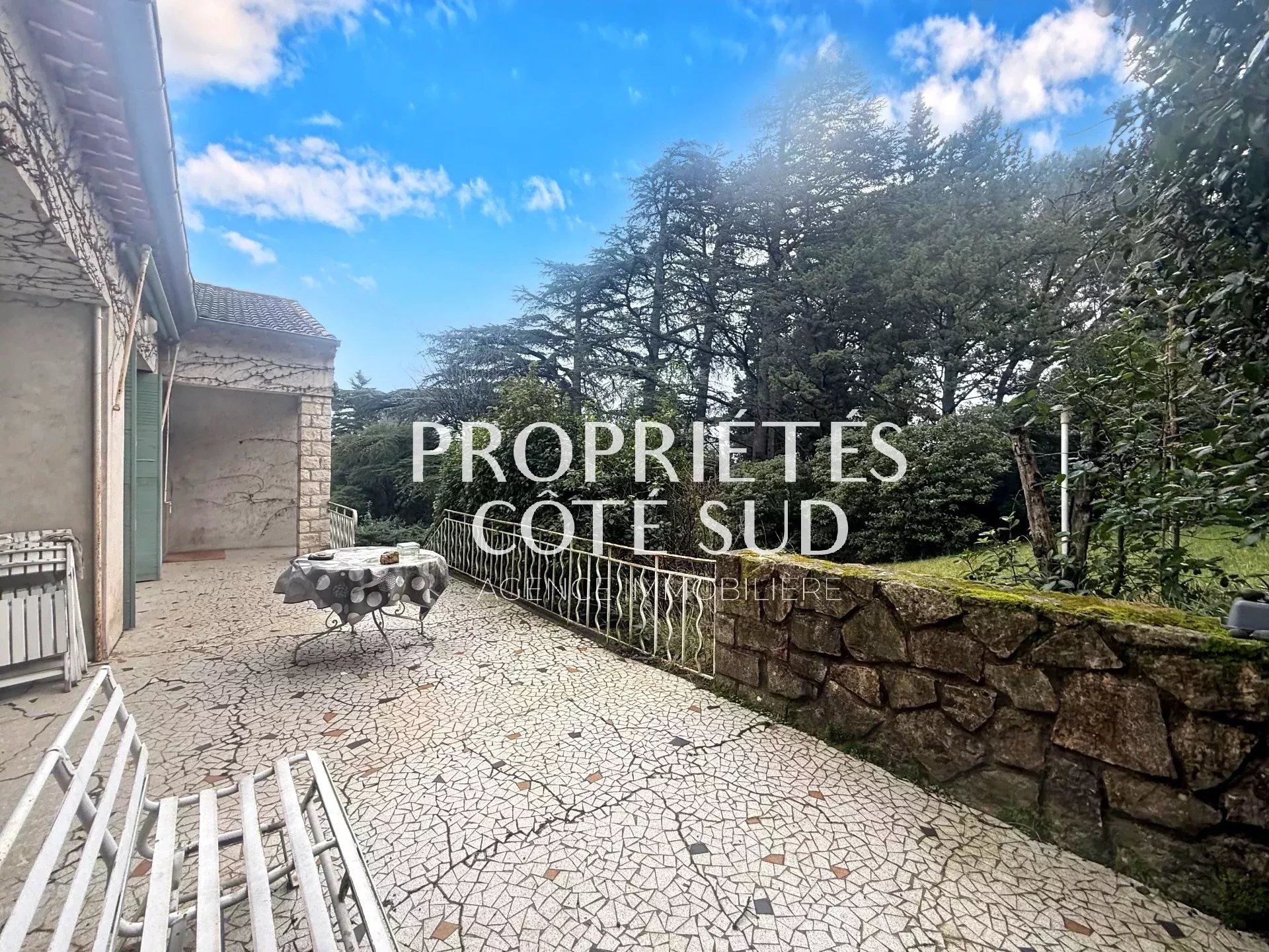 Maison à vendre à Villeneuve les avignon, 120 m², 7 pièces – photo 2 sur 8