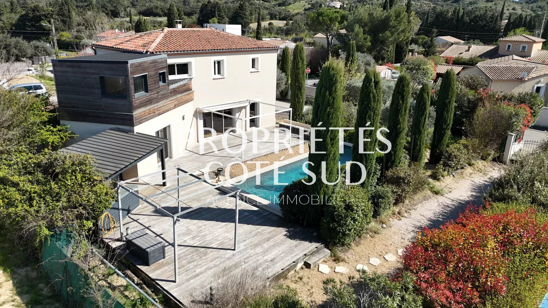 Appartement à vendre à Pujaut, 166 m², 5 pièces – photo 2 sur 6